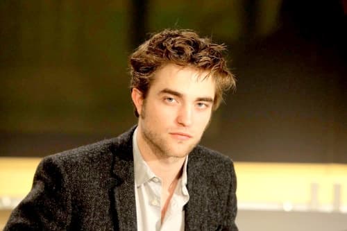 Se trasnforma. La saga Crepúsculo convierte al actor Robert Pattinson en uno de los jóvenes más ricos de Reino Unido. ARCHIVO