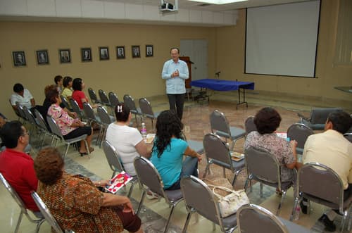 Se reúnen. Ayer por la mañana la Asociación Lagunera de Esclerosis Múltiple presentó la plática sobre el dolor.
