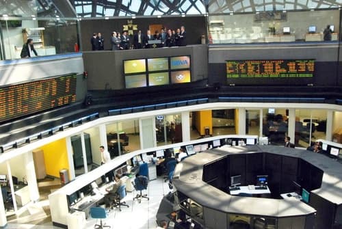 Efectos. La Bolsa Mexicana de Valores se vio impactada por la volatilidad provocada por la crisis de deuda pública en Europa.