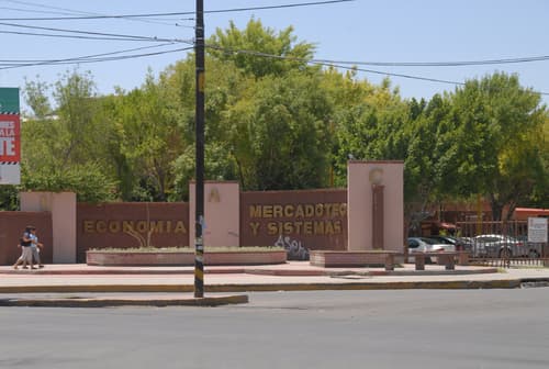 Cambios. La licenciatura en Sistemas ya no estará en la Facultad de Economía y Mercadotecnia.