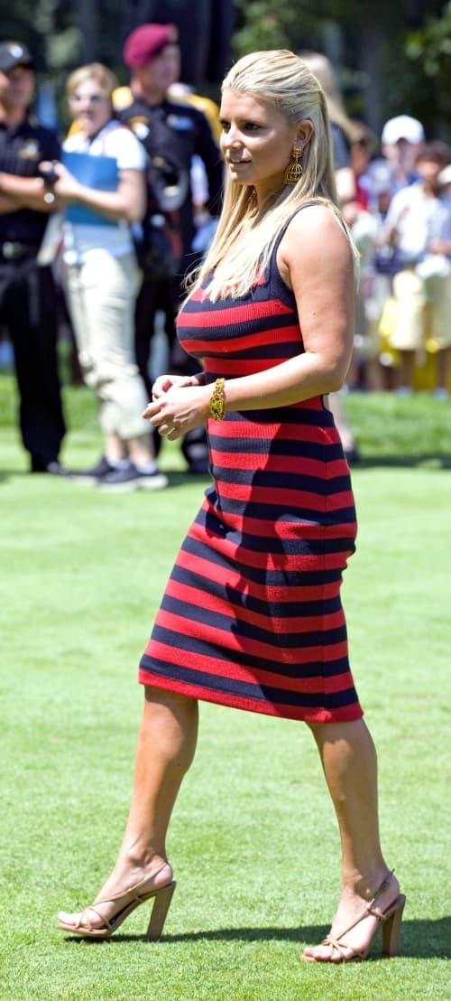 La actriz y cantante Jessica Simpson, quien en los últimos meses ha enfrentado problemas de sobrepeso, publicó en su red social que comenzó con una dieta de té chino para mejorar su salud.