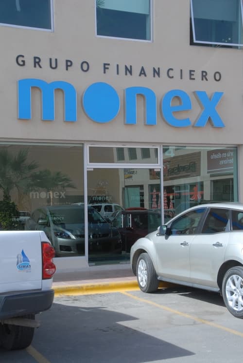 Bolsa. Monex precisó que la colocación de 400 millones de acciones no será pública. ARCHIVO
