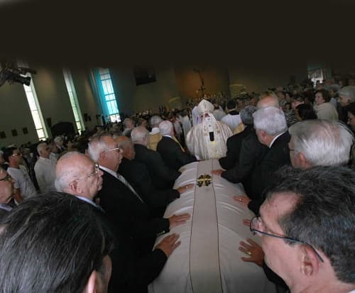 Hasta siempre. “La Reina del Bolero” fue despedida en una emotiva misa en la iglesia de St.Michael’s, ubicada en un sector deMiami.
