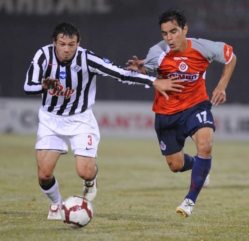 Las Chivas dejaron en el camino al Libertad de Paraguay en los cuartos de final de la Copa Libertadores y este día buscarán la ventaja en la ida de las semifinales. (EFE)