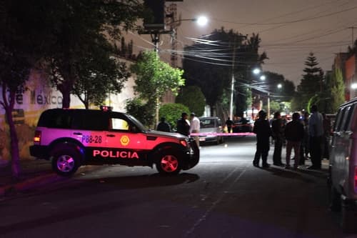 Violencia. Cuatro jóvenes fueron asesinados en las primeras horas de ayer, en la delegación Venustiano Carranza. EL UNIVERSAL