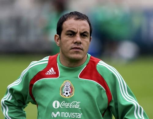 Hace tan sólo un mes, cuando la aventura del Tricolor en Sudáfrica 2010 había concluido, Cuauhtémoc Blanco visualizaba una segunda despedida de la Selección Mexicana de futbol con todos los honores en el estadio Azteca.