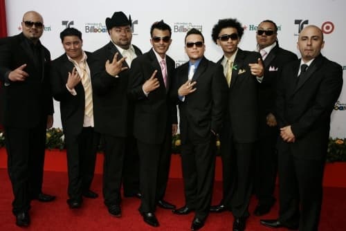 Los vocalistas Guillermo Ibarra y Omar Sánchez fueron retenidos en una comisaría de Nebraska luego de que se les encontrara un arma de fuego en el vehículo en que viajaban.