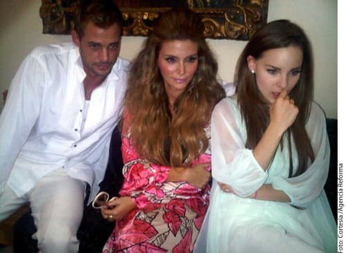 De primera. William Levy, Isabella Camil y Belinda checaron las grabaciones del capítulo atentamente.