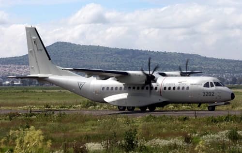 Auxilio. La Fuerza Aérea presentó 2 de los 5 aviones CASA C-295M, que se emplearán para labores de auxilio a la población. NOTIMEX