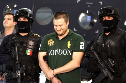 Medios guaraníes destacaron la caída del protector de José Jorge Balderas Garza alias el 'JJ', quien le pegó un disparo en la cabeza al delantero paraguayo Salvador Cabañas en enero pasado. (EFE)