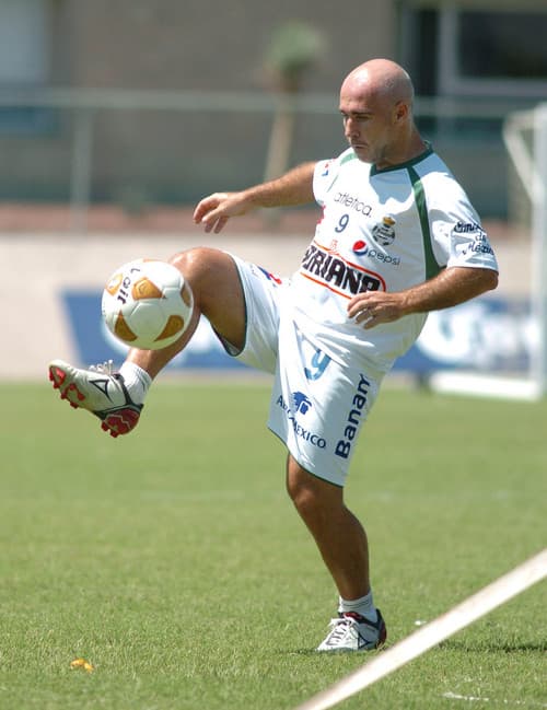 'El Pony' Ruiz es todo un ejemplo de profesionalismo y disciplina dentro de la cancha, ya que tiene más de 12 años que no recibe una tarjeta roja.
