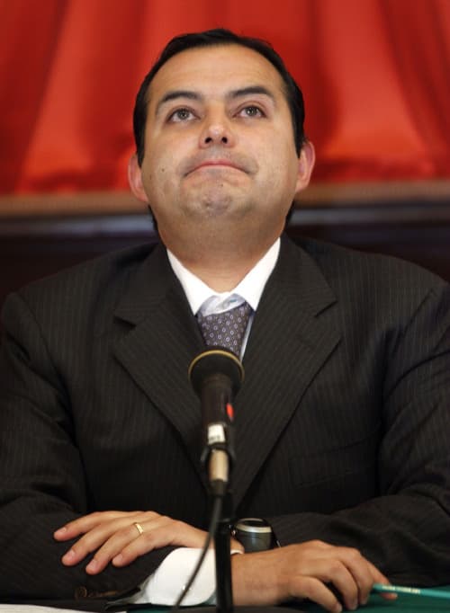 En conferencia. El titular de la Secretaría de Hacienda y Crédito Público (SHCP), Ernesto Cordero. EL UNIVERSAL