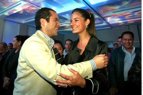 Juntos. El político y la cantante se casarán el sábado.