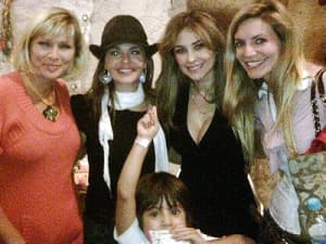 La actriz ha colgado fotografía del hijo mayor que tuvo con Luis Miguel en la famosa red social.