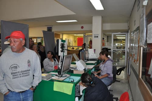 Pocos acuden. Los módulos de la Clínica 66 del IMSS podrían ser cerrados por la baja afluencia de solicitantes. EL SIGLO DE TORREÓN / SERGIO REYES