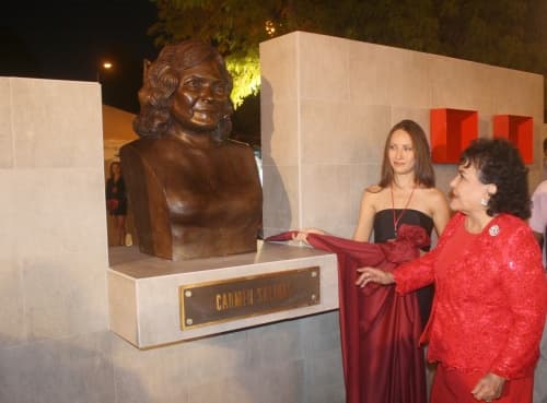 El autor. Las obras fueron realizadas por el maestro Cuauhtémoc Zamudio.