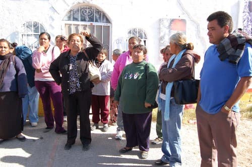 Constantes imprevistos. 'Estamos conscientes de que hay fallas, pero apóyenos con pipas', solicitaron los vecinos de Santa Ana.  EL SIGLO DE TORREÓN / EDITH FRAIRE