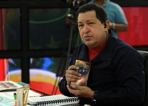 Más empresas al Estado. El presidente Hugo Chávez sigue con su proceso de estatización de empresas. EFE