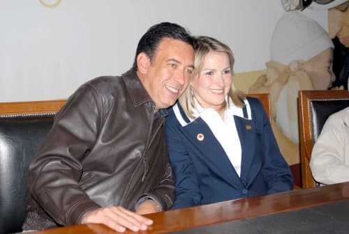 La primera dama de Coahuila y Presidenta del DIF estatal señaló que Humberto Moreira llegará lejos en todos sus próximos proyectos.