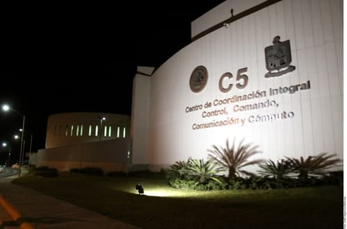 Ataques. A diferencia del ataque del 30 de octubre, cuando el edificio del C5 también sufrió un atentado en el que se estalló una granada de mano, ayer no se reportaron heridos. AGENCIA REFORMA