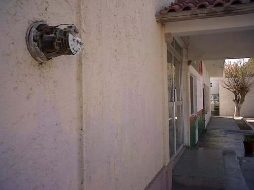 No es novedad. Para los habitantes de Madero, el medidor está al revés desde hace más de 6 meses.