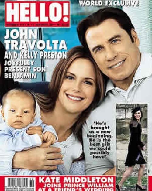 El actor posó junto a su esposa y al pequeño Benjamin en la portada de una revista. (Foto tomade de X17online.com)