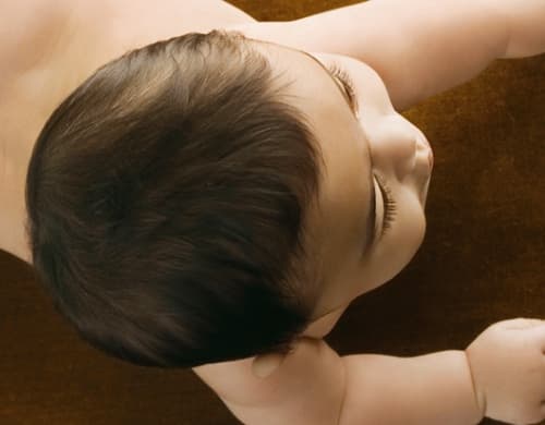El cuidado del cabello en el bebé va mucho más allá del aspecto estético, es la oportunidad de acariciar y tener gran cercanía con ese pequeño ser.