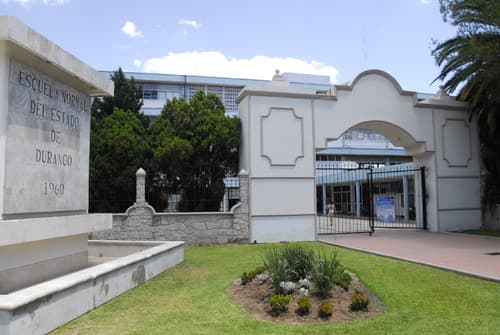 Aniversario. La Benemérita y Centenaria Escuela Normal del Estado cumplió 141 años.
