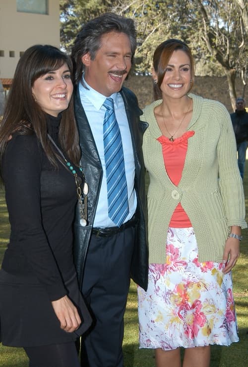 Van con todo. Mayrín Villanueva, Arath de la Torre y Luz Elena González, son los protagonistas de la historia. ARCHIVO