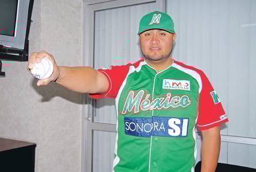 Luego de ganar la Serie del Caribe con los Yaquis de Ciudad Obregón, el lanzador lagunero Alan Guerrero tiene muchos sueños aún por cumplir. (Fotografía de Fernando Compeán)