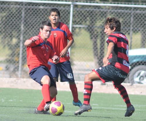El Calor de la UVM-San Pedro perdió en su visita a Chinarras por 2-1.