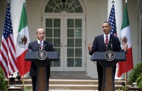 La Casa Blanca informó que Barack Obama recibirá a Felipe Calderón el próximo 3 de marzo para tratar temas relacionados con la seguridad. (Archivo)