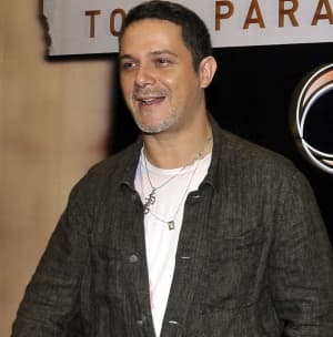 El cantante español Alejandro Sanz y el argentino Noel Schajris participarán este sábado en la jornada final de la edición 52 del Festival Internacional de la Canción de Viña del Mar.