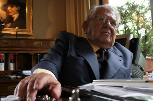 Histórico. Carlos Abedrop Dávila, quien fuera presidente de la ABM cuando se dio a conocer la nacionalización de la banca. ARCHIVO Economía. La única forma de fortalecer la economía es impulsar el mercado interno.