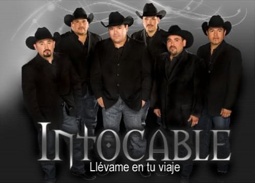 El grupo Intocable aseguró que su música está dirigida a todo tipo de personas, y que lo mismo gusta a sacerdotes, que a narcotraficantes, por lo cual no existe problema al elegir ante quiénes deben tocar.