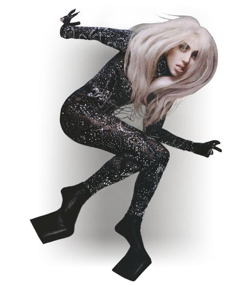Le sale caro. Lady Gaga está sacrificando mucho más que su belleza debido a sus extravagancias... la salud.