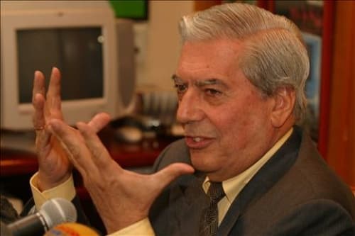 Para María Kodama, viuda del fallecido escritor argentino Jorge Luis Borges, la disertación y el diálogo con el periodista y escritor Jorge Fernández Díaz fueron 'muy interesantes'.