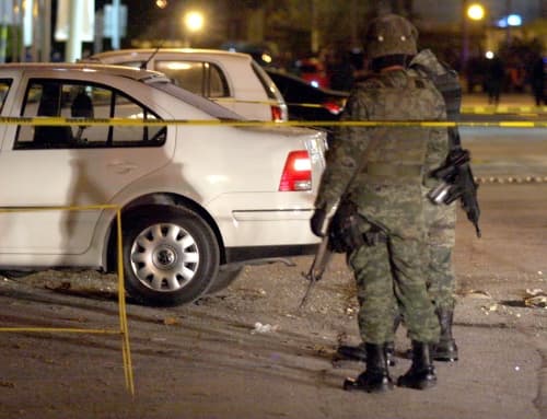 En hechos distintos, dos pistoleros murieron en Linares en un enfrentamiento entre bandas rivales y 6 agentes fueron levantados, reportan autoridades. (Archivo)
