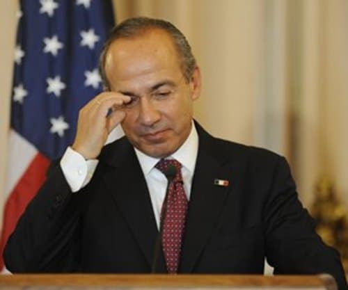 Más allá. Felipe Calderón generó controversia por sus frases en Estados Unidos.