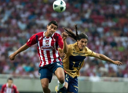 Chivas visita a Pumas y tratará de sacar la victoria para conseguir el pase a la gran final del Clausura 2011. (EFE)