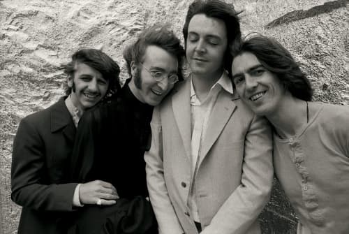 El fotógrafo que las realizó es Mike Mitchell, quien en el momento de tomarlas tenía 18 años y las ha guardado por casi 50 años.