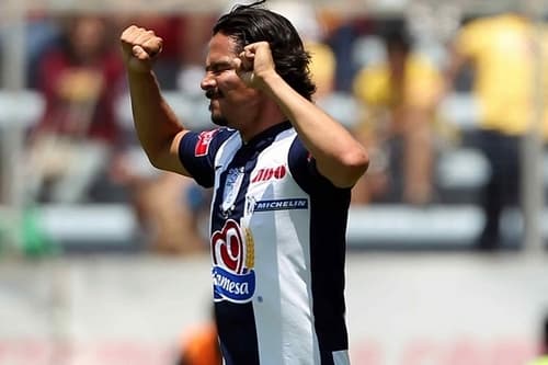 Con esto, se estaría confirmando el arribo de gente experimentada para que, el próximo torneo, Estudiantes pueda conformar un cuadro competitivo.