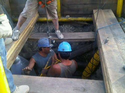 Peligro. Se dice que en ese sitio ya no hay actividad desde hace años.