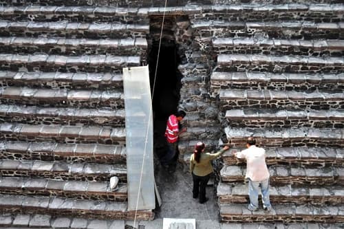 Descubrimiento. La escalinata daba acceso a un adoratorio de la etapa arquitectónica más antigua del sitio.