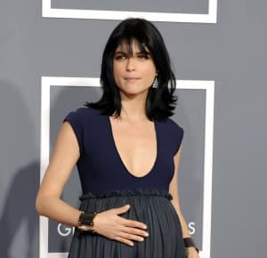 La actriz estadounidense Selma Blair, afamada por su participación en 'Hellboy', se convirtió en madre de un niño que nació este lunes.