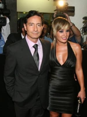 La actriz Jessica Coch confirmó mediante su cuenta oficial de Twitter que se separa de su esposo, el productor Roberto Gómez Fernández.
