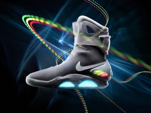 Una réplica exacta del modelo Nike Air Mag que Michael J. Fox inmortalizó en la película 'Volver Al Futuro II' se venden en 37 mil 500 dólares.