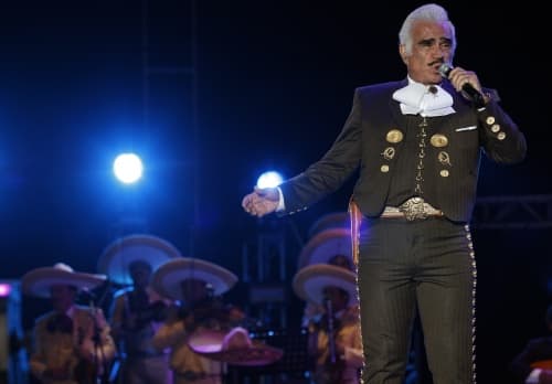 El sencillo 'Volcanes dormidos', de la nueva producción discográfica de Vicente Fernández fue lanzado este lunes en Estados Unidos. (EFE)