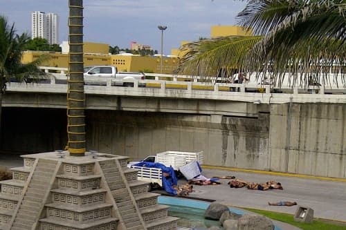 La titular de Comunicación Social del gobierno estatal, Gina Domínguez, considera que hubo una confusión porque la evasión de internos se registró poco antes del hallazgo de cuerpos en Boca del Río.