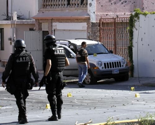 La violencia se recrudece en el norte; estudiantes graban video de los disparos y discuten sobre las armas utilizadas por el narco. (Archivo)